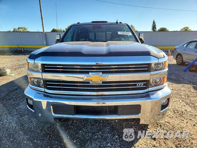 Piąte zdjęcie samochodu w środku: 2016 CHEVROLET SILVERADO K3500 LTZ VIN:1GC4K0E8XGF154362 - miniatura