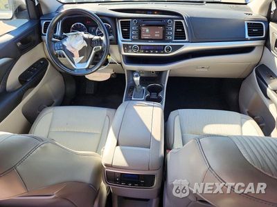 Zdjęcie 8 z 13 samochodu: 2015 TOYOTA HIGHLANDER LE PLUS VIN:5TDZKRFH2FS065327 - miniatura