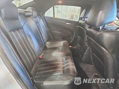 Zdjęcie 10 z 13 samochodu: 2016 CHRYSLER 300 S VIN:2C3CCAGG1GH296458 - miniatura