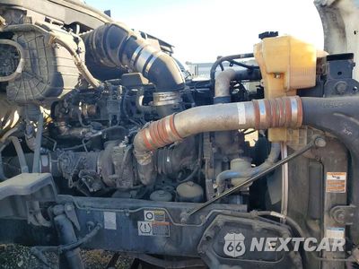 Zdjęcie 11 z 14 samochodu: 2019 PETERBILT 579 SEMI TRUCK VIN:1XPBDP9X9KD604923 - miniatura