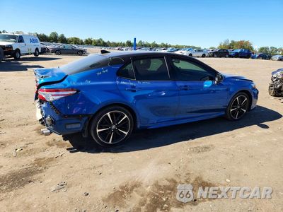 Trzecie zdjęcie samochodu z tyłu: 2020 TOYOTA CAMRY XSE VIN:4T1K61AK7LU310488 - miniatura