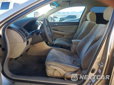 Zdjęcie 7 z 12 samochodu: 2005 HONDA ACCORD LX VIN:1HGCM56405A103687 - miniatura