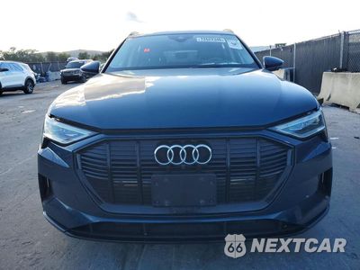 Piąte zdjęcie samochodu w środku: 2021 AUDI E-TRON PREMIUM VIN:WA1AAAGE8MB027119 - miniatura
