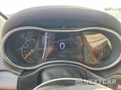 Zdjęcie 9 z 13 samochodu: 2019 JEEP GRAND CHEROKEE LAREDO VIN:1C4RJEAG6KC839150 - miniatura