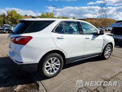 Trzecie zdjęcie samochodu z tyłu: 2018 CHEVROLET EQUINOX LS VIN:2GNAXREV2J6218451 - miniatura