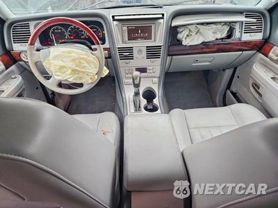 Zdjęcie 8 z 13 samochodu: 2005 LINCOLN AVIATOR VIN:5LMEU68H75ZJ08067 - miniatura