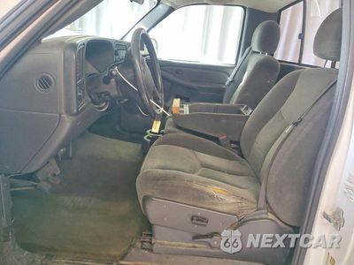 Zdjęcie 7 z 13 samochodu: 2005 CHEVROLET SILVERADO C2500 HEAVY DUTY VIN:1GCHC24U15E321851 - miniatura