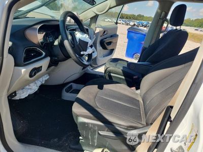Zdjęcie 7 z 13 samochodu: 2021 CHRYSLER VOYAGER L VIN:2C4RC1AG0MR560421 - miniatura