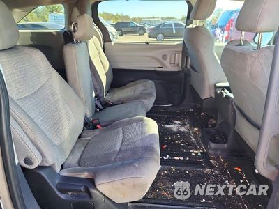 Zdjęcie 11 z 13 samochodu: 2022 TOYOTA SIENNA LE VIN:5TDKRKEC5NS082812 - miniatura