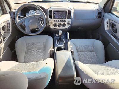 Zdjęcie 8 z 13 samochodu: 2006 FORD ESCAPE HEV VIN:1FMCU95H86KA08487 - miniatura
