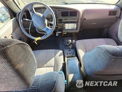 Zdjęcie 8 z 13 samochodu: 1995 TOYOTA 4RUNNER VIN:JT3VN39W5S0195729 - miniatura