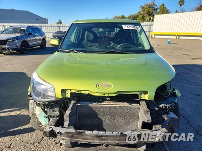 Piąte zdjęcie samochodu w środku: 2018 KIA SOUL BASE VIN:KNDJN2A25J7902475 - miniatura