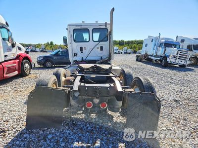 Zdjęcie 6 z 13 samochodu: 2014 FREIGHTLINER CASCADIA SEMI TRUCK VIN:1FUJGBDV4ELFK7039 - miniatura