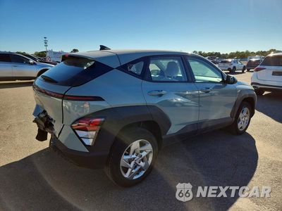 Trzecie zdjęcie samochodu z tyłu: 2025 HYUNDAI KONA SE VIN:KM8HACAB3SU327758 - miniatura