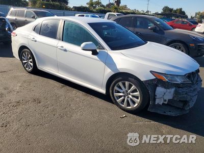 Czwarte zdjęcie samochodu z boku: 2019 TOYOTA CAMRY LE VIN:4T1B11HK3KU254214 - miniatura