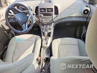 Zdjęcie 8 z 12 samochodu: 2016 CHEVROLET SONIC LS VIN:1G1JA6SG2G4174775 - miniatura