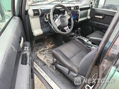 Zdjęcie 8 z 13 samochodu: 2007 TOYOTA FJ CRUISER BASE VIN:JTEBU11F670096485 - miniatura