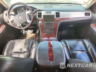 Zdjęcie 8 z 13 samochodu: 2008 CADILLAC ESCALADE ESV VIN:1GYFK66838R260284 - miniatura