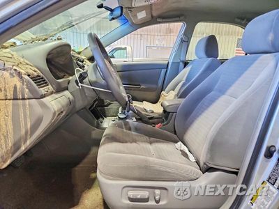 Zdjęcie 7 z 12 samochodu: 2005 TOYOTA CAMRY LE VIN:4T1BE32K65U584023 - miniatura