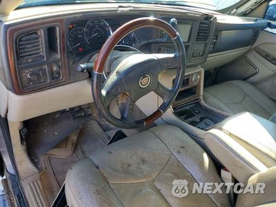 Zdjęcie 8 z 13 samochodu: 2005 CADILLAC ESCALADE ESV VIN:3GYFK66N15G219394 - miniatura