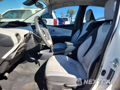 Zdjęcie 7 z 12 samochodu: 2017 TOYOTA PRIUS TWO VIN:JTDKBRFUXH3046561 - miniatura