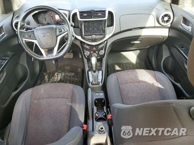 Zdjęcie 8 z 12 samochodu: 2018 CHEVROLET SONIC LT VIN:1G1JD5SG0J4107357 - miniatura
