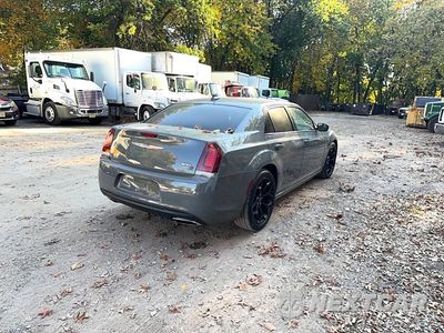 Czwarte zdjęcie samochodu z boku: 2019 CHRYSLER 300 S VIN:2C3CCABG7KH637281 - miniatura