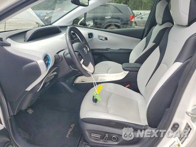 Zdjęcie 7 z 13 samochodu: 2017 TOYOTA PRIUS FOUR VIN:JTDKARFUXH3042786 - miniatura