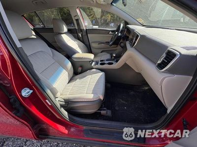 Piąte zdjęcie samochodu w środku: 2019 KIA SPORTAGE LX VIN:KNDPMCAC2K7580844 - miniatura