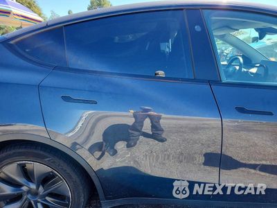 Zdjęcie 10 z 12 samochodu: 2025 TESLA MODEL Y VIN:7SAYGDED0SF313154 - miniatura