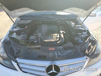 Zdjęcie 11 z 12 samochodu: 2013 MERCEDES-BENZ C 250 VIN:WDDGF4HBXDA864540 - miniatura