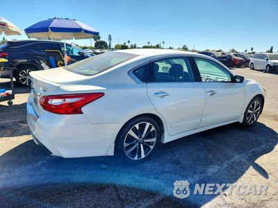 Trzecie zdjęcie samochodu z tyłu: 2016 NISSAN ALTIMA 2.5 SR VIN:1N4AL3AP1GC239693 - miniatura