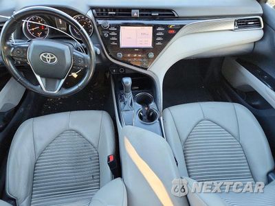 Zdjęcie 8 z 12 samochodu: 2020 TOYOTA CAMRY VIN:4T1G11AK9LU936970 - miniatura