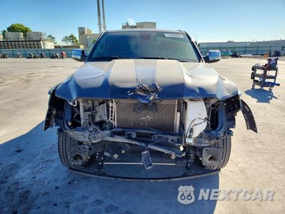 Piąte zdjęcie samochodu w środku: 2020 RAM 1500 LARAMIE VIN:1C6RRERT6LN134064 - miniatura