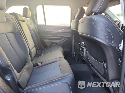 Zdjęcie 11 z 14 samochodu: 2023 JEEP GRAND CHEROKEE LAREDO VIN:1C4RJHAG8PC606606 - miniatura