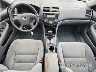 Zdjęcie 8 z 12 samochodu: 2005 HONDA ACCORD LX VIN:1HGCM56465A059548 - miniatura