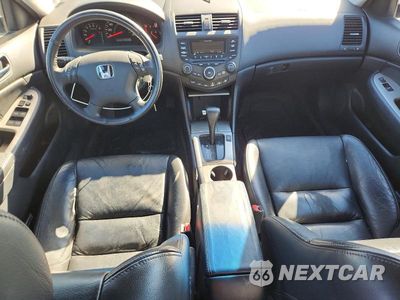 Zdjęcie 8 z 12 samochodu: 2005 HONDA ACCORD VIN:1HGCM665X5A069966 - miniatura
