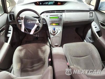 Zdjęcie 8 z 12 samochodu: 2010 TOYOTA PRIUS III VIN:JTDKN3DUXA0093233 - miniatura