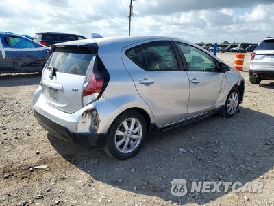 Trzecie zdjęcie samochodu z tyłu: 2017 TOYOTA PRIUS C TWO VIN:JTDKDTB36H1594833 - miniatura