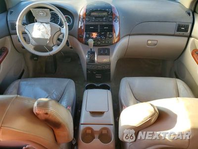 Zdjęcie 8 z 13 samochodu: 2005 TOYOTA SIENNA XLE 7 PASSENGER VIN:5TDZA22C25S243370 - miniatura