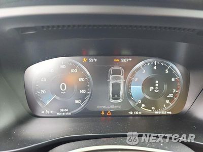 Zdjęcie 9 z 12 samochodu: 2020 VOLVO XC40 T5 MOMENTUM VIN:YV4162UK9L2251812 - miniatura