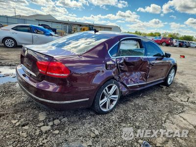 Trzecie zdjęcie samochodu z tyłu: 2013 VOLKSWAGEN PASAT SEL VIN:1VWCN7A30DC106336 - miniatura