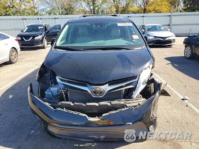 Piąte zdjęcie samochodu w środku: 2020 TOYOTA SIENNA XLE 8-PASSENGER VIN:5TDYZ3DC8LS077506 - miniatura