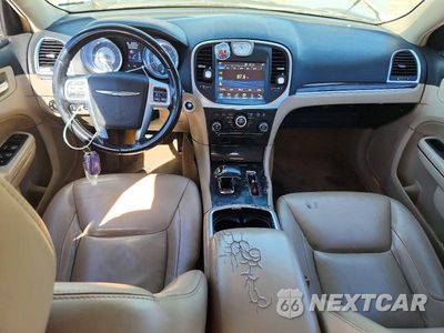 Zdjęcie 8 z 12 samochodu: 2013 CHRYSLER 300 VIN:2C3CCAAG1DH627074 - miniatura