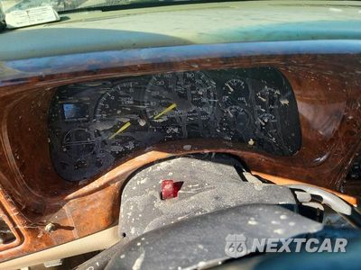 Zdjęcie 9 z 12 samochodu: 2001 CHEVROLET SILVERADO C1500 VIN:2GCEC19T211144123 - miniatura