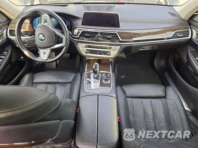 Zdjęcie 8 z 12 samochodu: 2017 BMW 740 XE VIN:WBA7J2C30HG497953 - miniatura