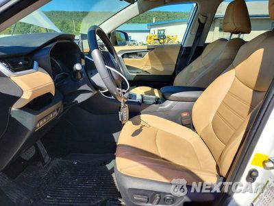 Zdjęcie 7 z 13 samochodu: 2021 TOYOTA RAV4 XLE PREMIUM VIN:2T3A1RFV3MW147567 - miniatura
