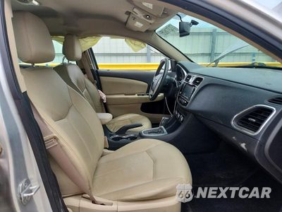Zdjęcie 7 z 13 samochodu: 2012 CHRYSLER 200 LIMITED VIN:1C3CCBCB6CN301994 - miniatura