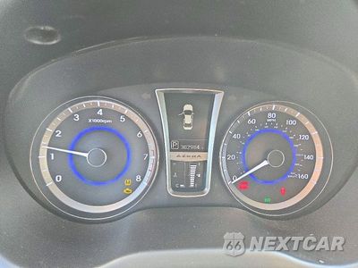 Zdjęcie 9 z 12 samochodu: 2013 HYUNDAI AZERA BASE VIN:KMHFH4JG1DA244340 - miniatura
