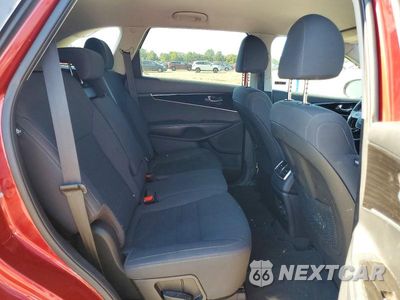 Zdjęcie 11 z 13 samochodu: 2019 KIA SORENTO LX VIN:5XYPG4A31KG470819 - miniatura
